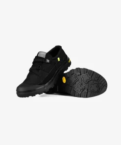 FW25 XA02 Triple Black